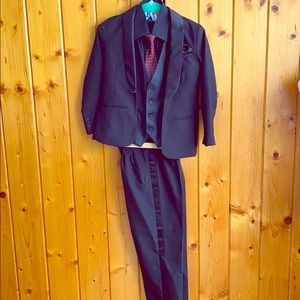 Boys full suit / tuxedo with vest & ties LOT